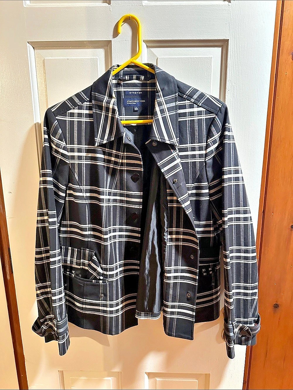 Jones New York Signature Stretch Plaid Stretch Blazer in Black & White Size Larg